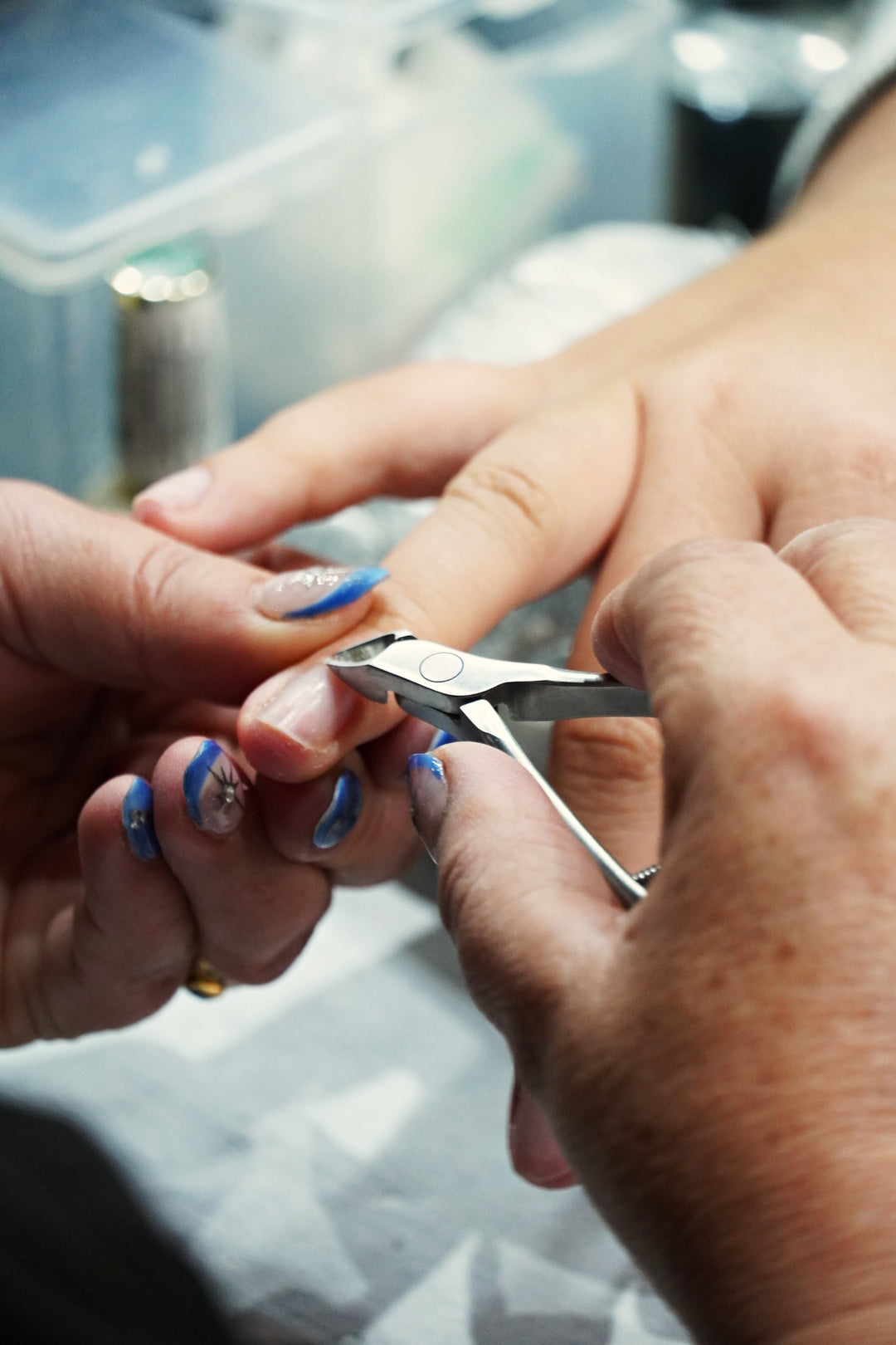 Cómo retirar el esmalte permanente